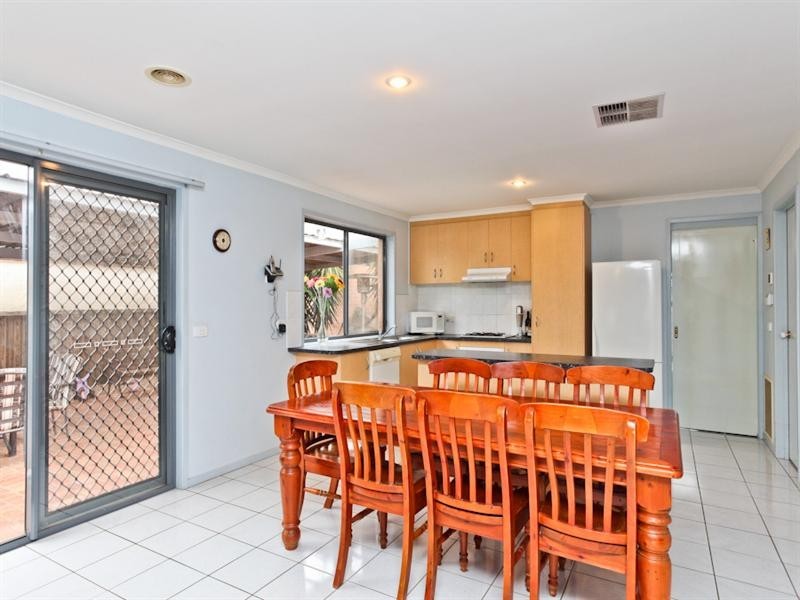 32 Ashton Crescent, Hoppers Crossing VIC 3029