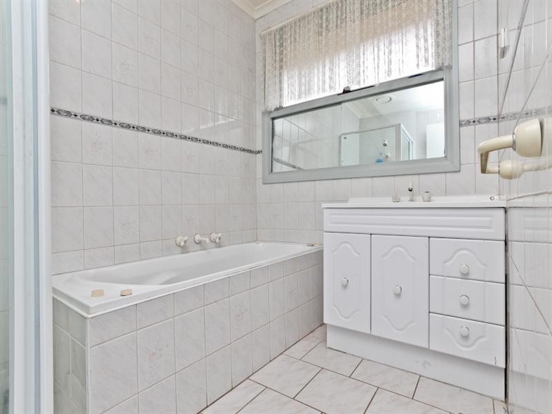 125 Cambridge Crescent, Werribee VIC 3030