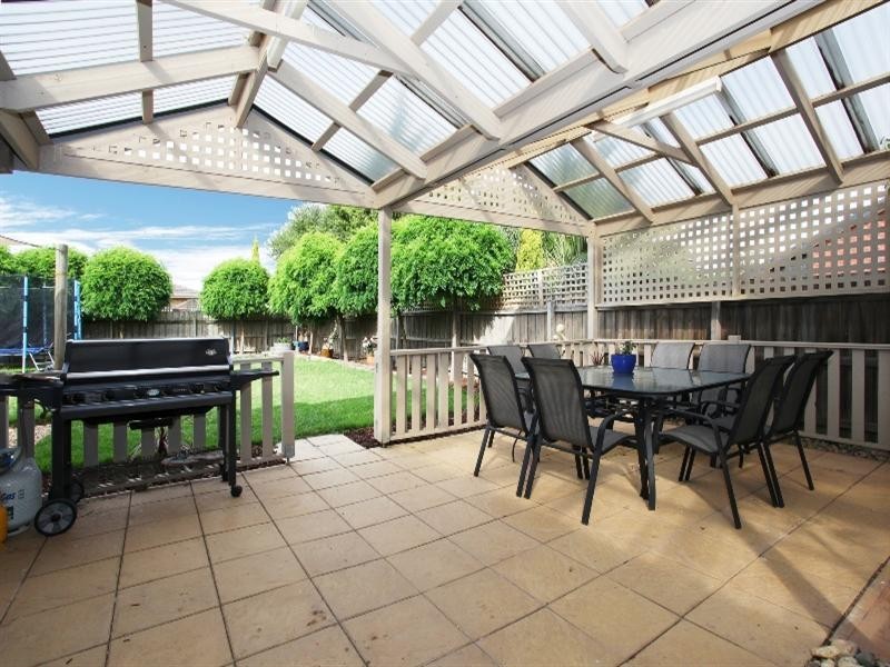 6 Sandleford Way, Hoppers Crossing VIC 3029