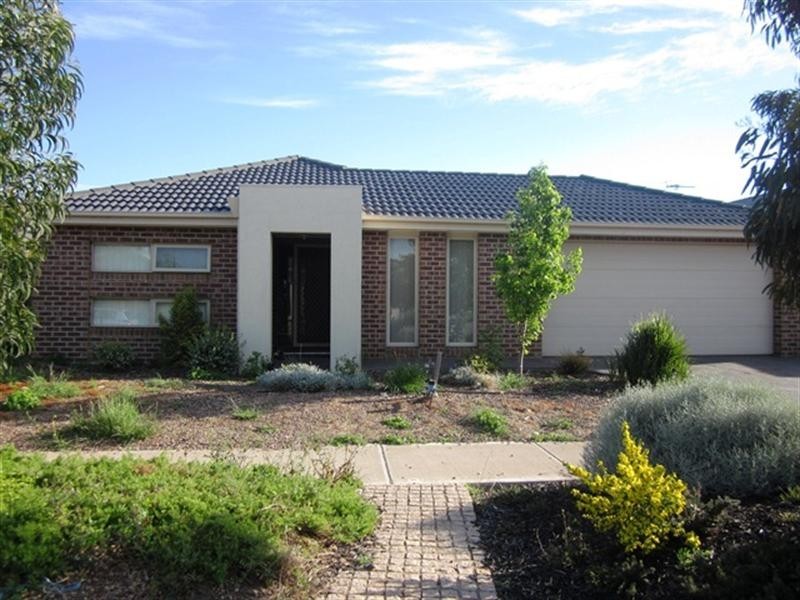 16 Bluejay Crescent, Tarneit VIC 3029