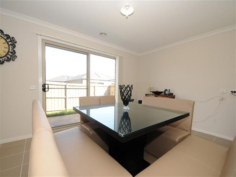 8 Isabella Way, Tarneit VIC 3029