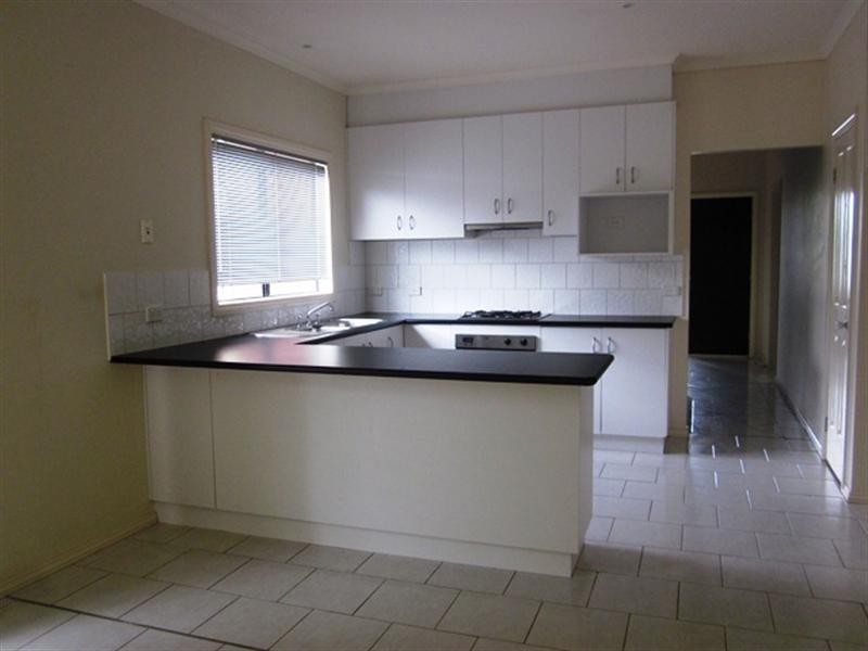 9 Shakespeare Grove, Truganina VIC 3029