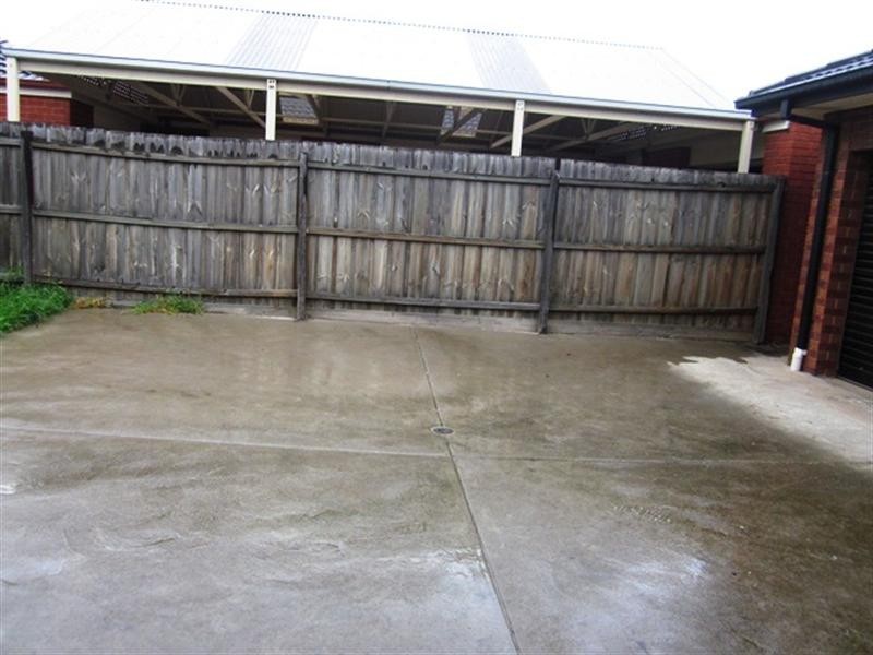 9 Shakespeare Grove, Truganina VIC 3029