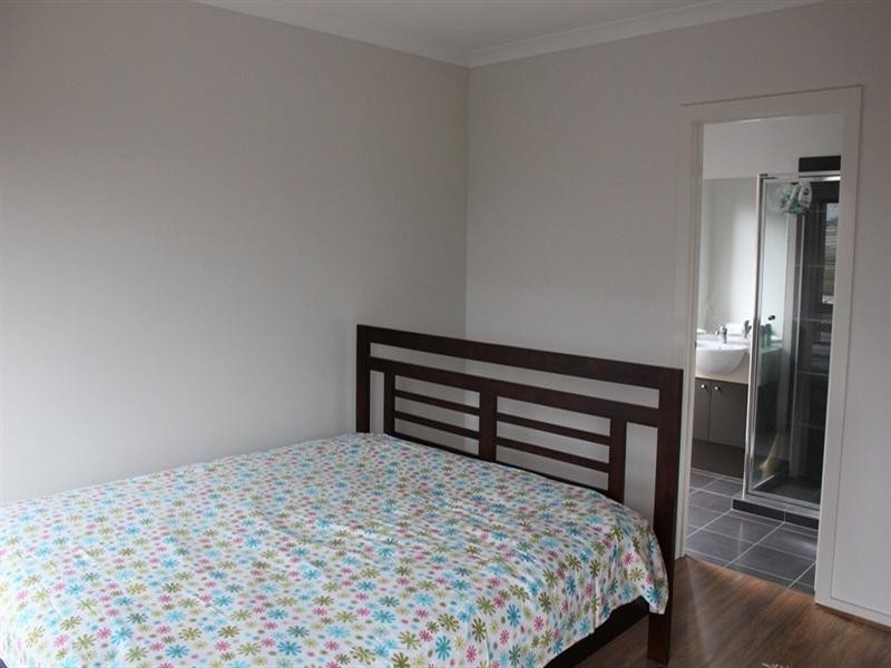 16 Mannikins Way, Williams Landing VIC 3027