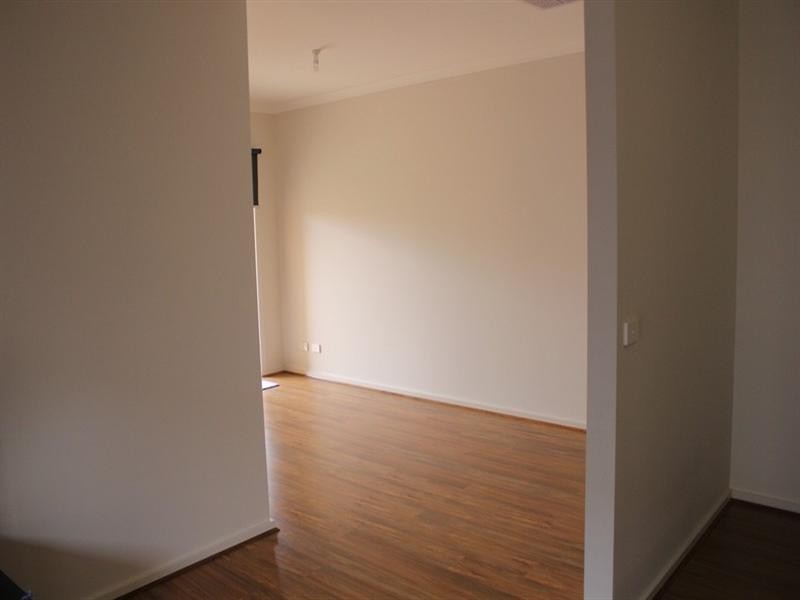 16 Mannikins Way, Williams Landing VIC 3027