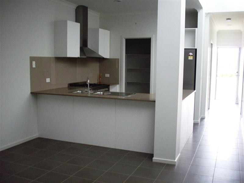 32 Delaney Boulevard, Williams Landing VIC 3027