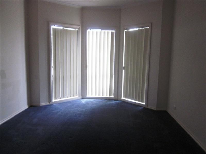 9 Shakespeare Grove, Truganina VIC 3029