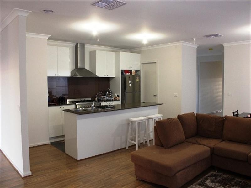 16 Mannikins Way, Williams Landing VIC 3027