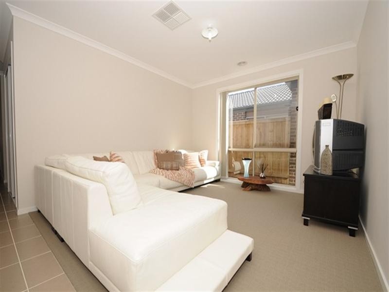 8 Isabella Way, Tarneit VIC 3029