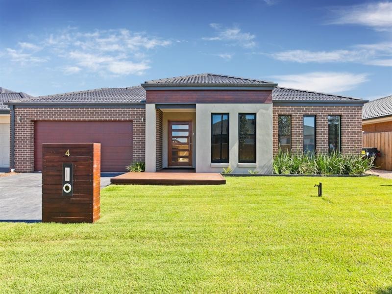 4 Moorhen Boulevard, Williams Landing VIC 3027
