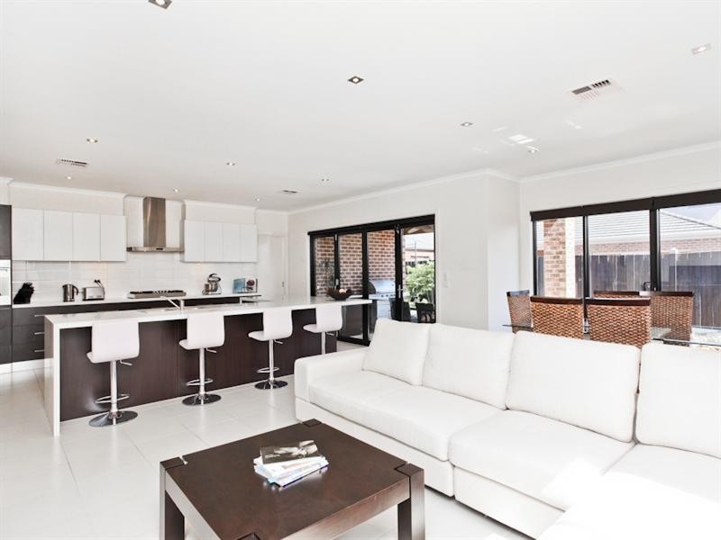 4 Moorhen Boulevard, Williams Landing VIC 3027