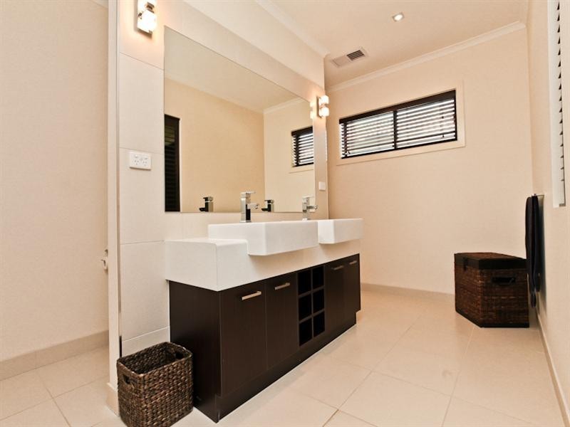 4 Moorhen Boulevard, Williams Landing VIC 3027