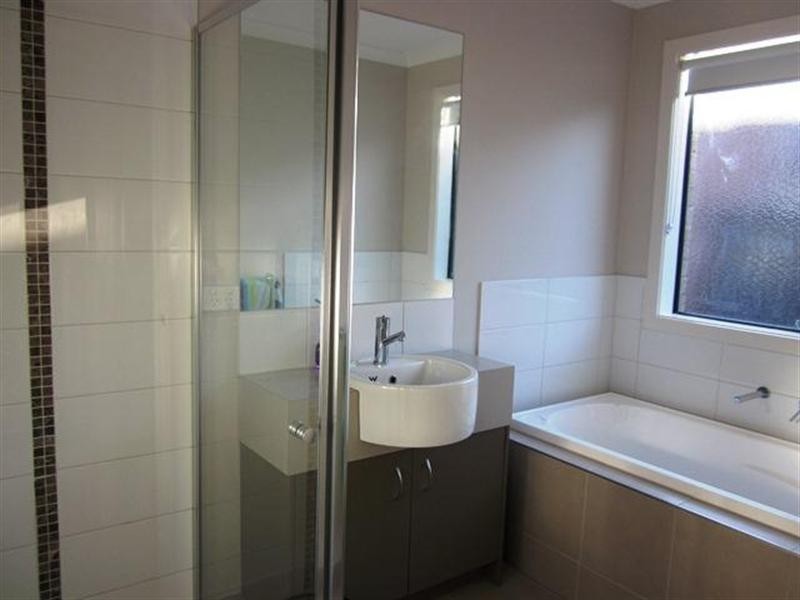 3 Walton Loop, Point Cook VIC 3030