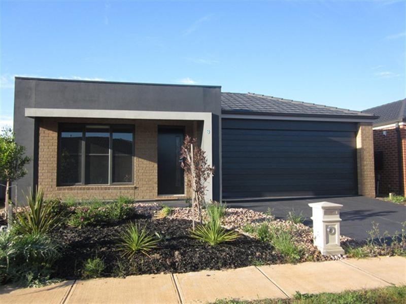 3 Walton Loop, Point Cook VIC 3030