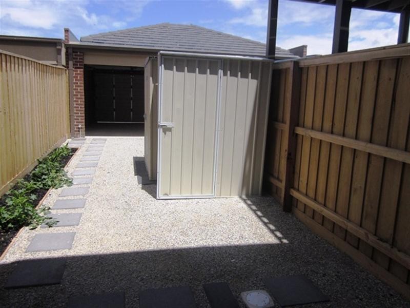 11/43-51 Federal Drive, Wyndham Vale VIC 3024