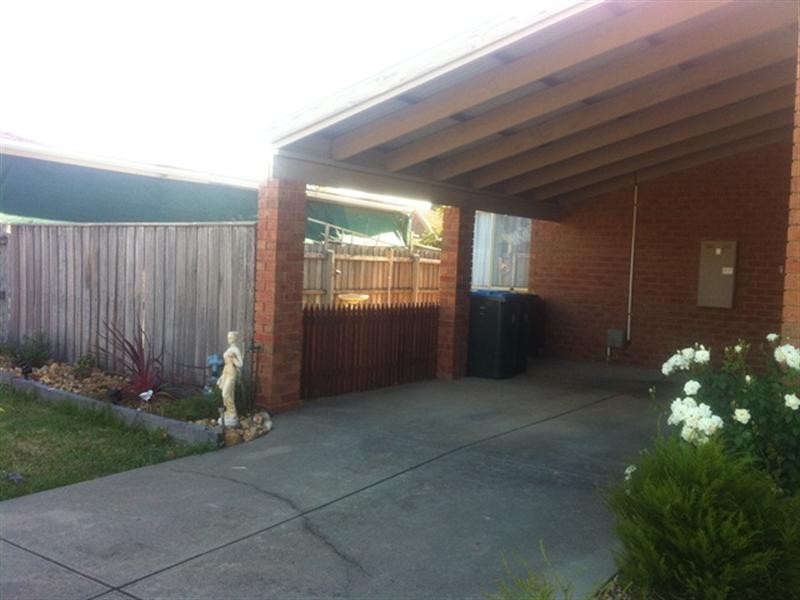 2/52 Iluka Drive, Werribee VIC 3030