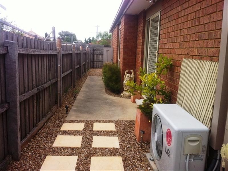 2/52 Iluka Drive, Werribee VIC 3030