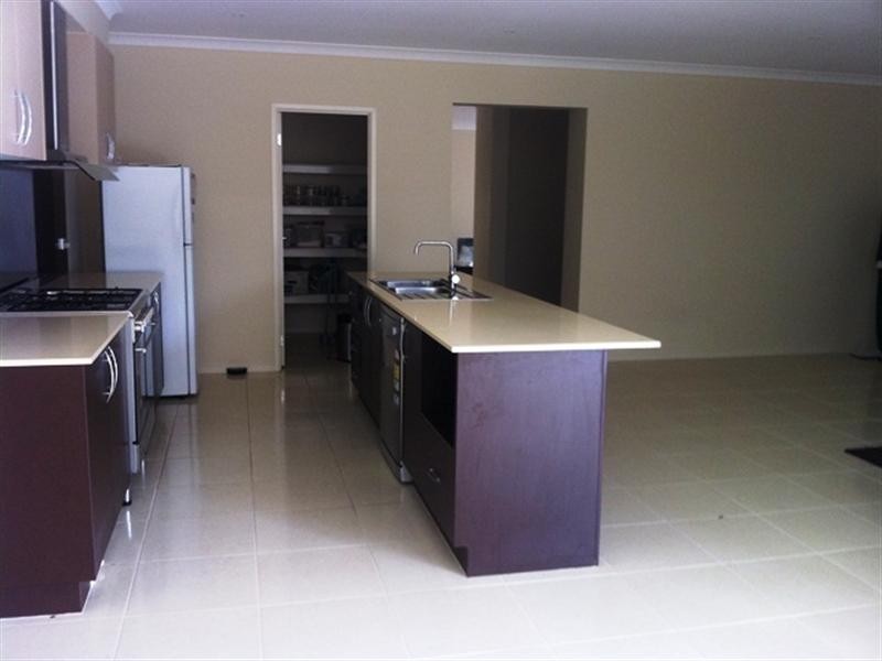 12 Drover Avenue, Wyndham Vale VIC 3024