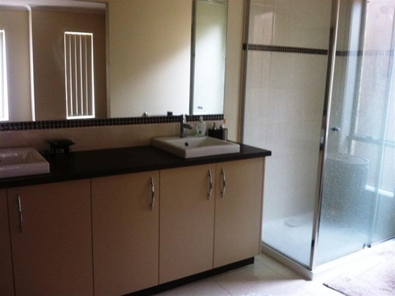 12 Drover Avenue, Wyndham Vale VIC 3024