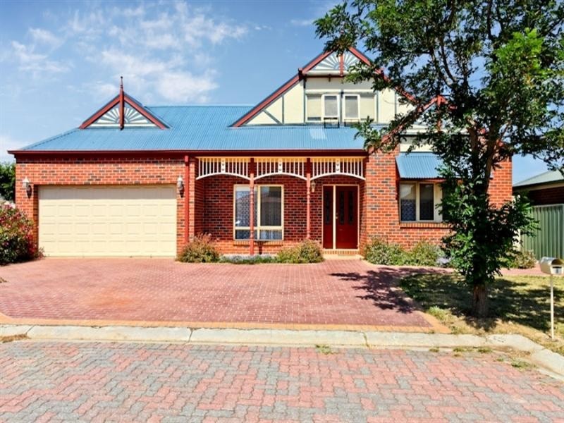 8 Balmoral Close, Wyndham Vale VIC 3024