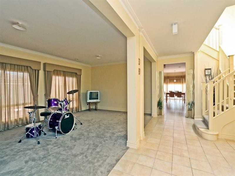 8 Balmoral Close, Wyndham Vale VIC 3024