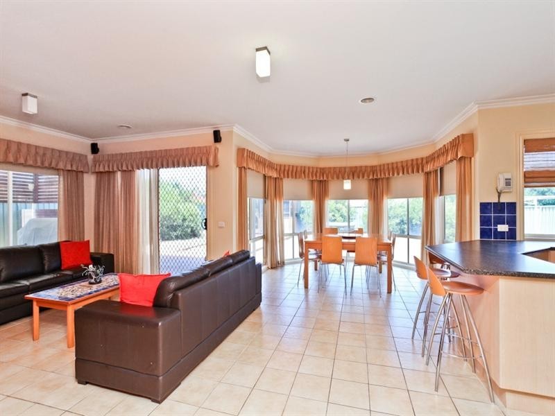 8 Balmoral Close, Wyndham Vale VIC 3024