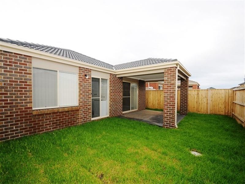 11 Jemma Avenue, Point Cook VIC 3030