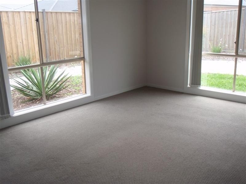 6 Banilla Close, Point Cook VIC 3030