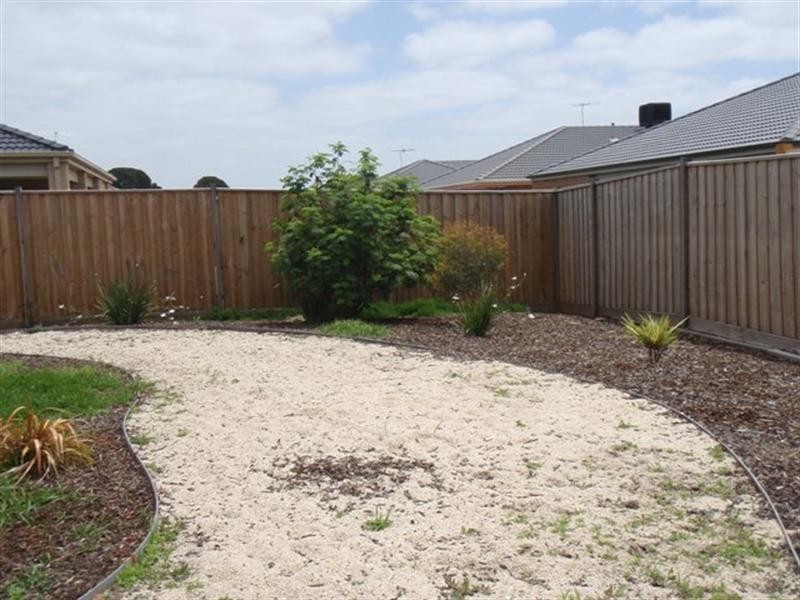 6 Banilla Close, Point Cook VIC 3030