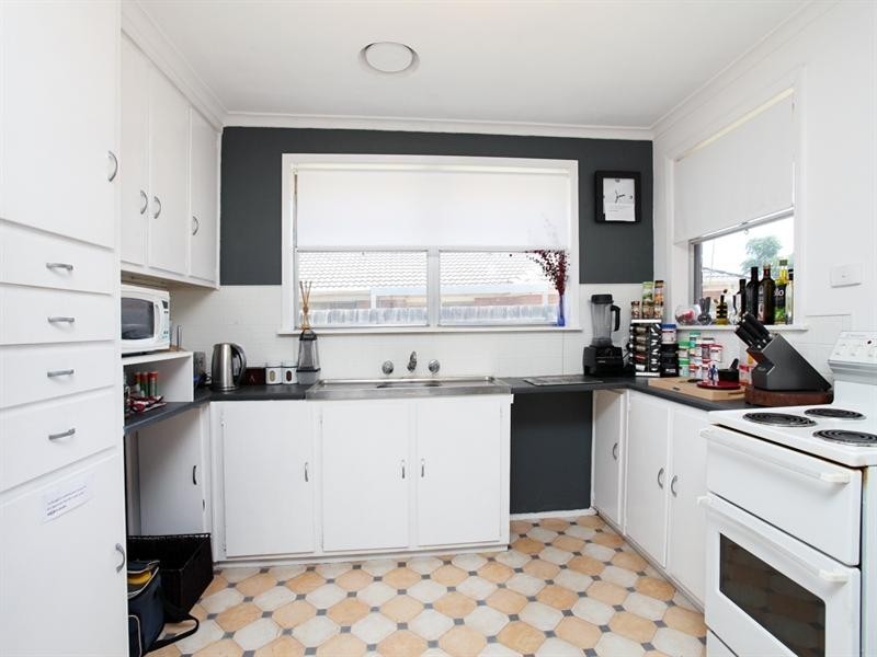 11 Muirhead Crescent, Werribee VIC 3030