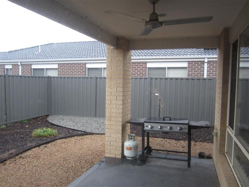 26 Romek Way, Truganina VIC 3029