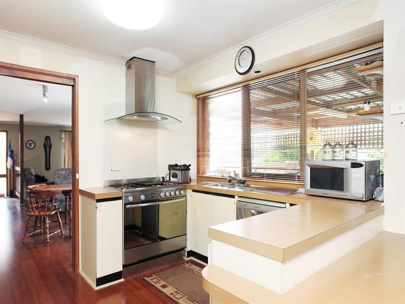 18 Derwent Road, Werribee VIC 3030