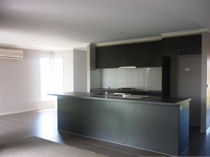 16 Oliver Place, Point Cook VIC 3030