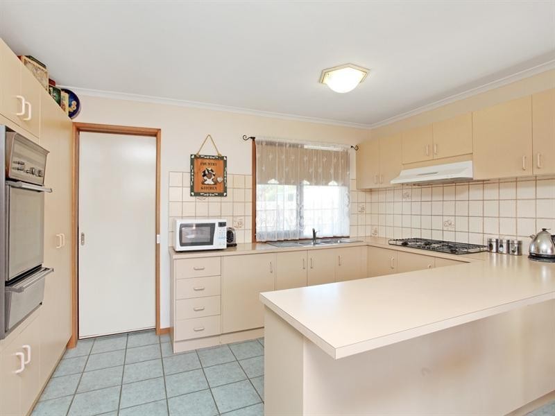 34 Barber Drive, Hoppers Crossing VIC 3029