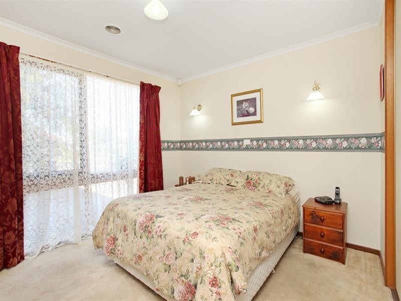 34 Barber Drive, Hoppers Crossing VIC 3029