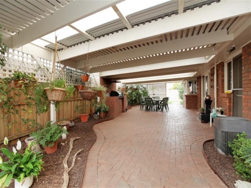 1 Weiskof Drive, Hoppers Crossing VIC 3029