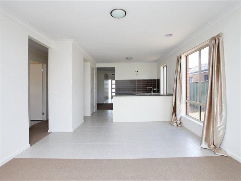 5 Manuka Grove, Wyndham Vale VIC 3024