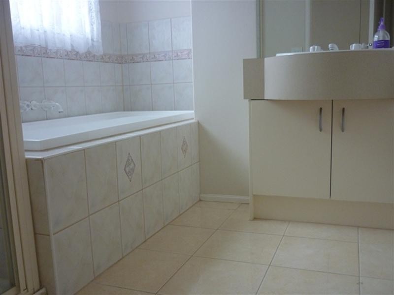 16 Ventosa Way, Werribee VIC 3030