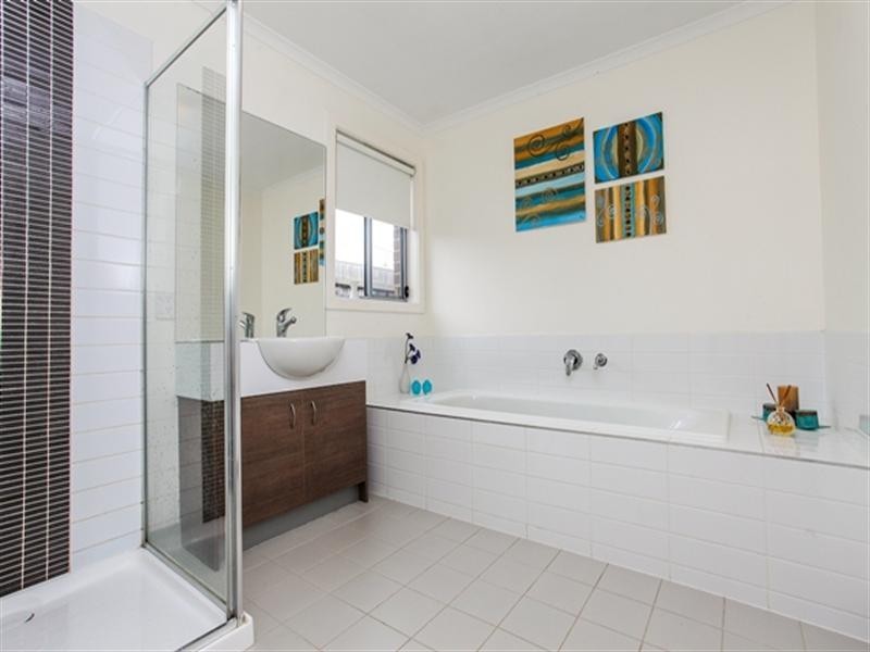 16 Merribah Way, Truganina VIC 3029