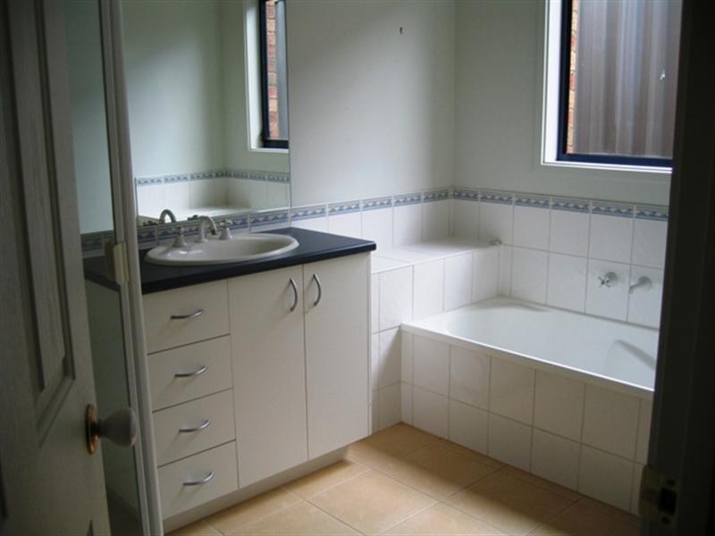 28 Condamine Avenue, Wyndham Vale VIC 3024