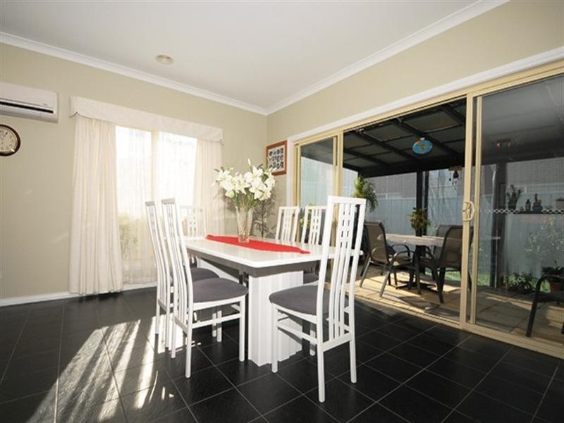 2/14 Jordyn Street, Tarneit VIC 3029