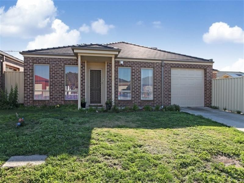2/2 Cityview Crescent, Tarneit VIC 3029