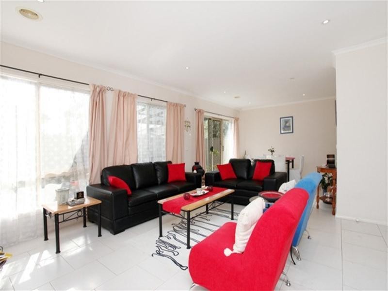 2/2 Cityview Crescent, Tarneit VIC 3029