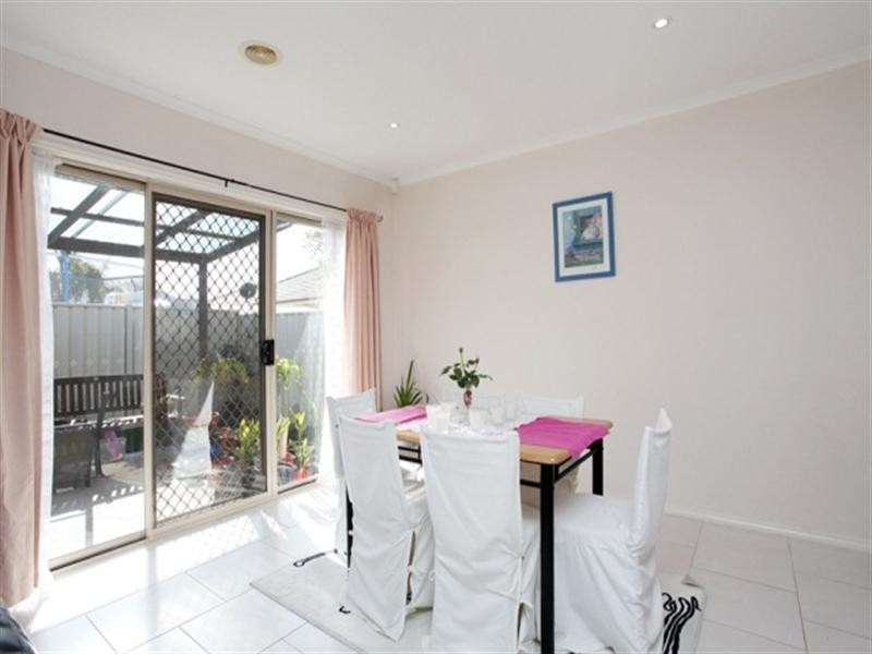 2/2 Cityview Crescent, Tarneit VIC 3029