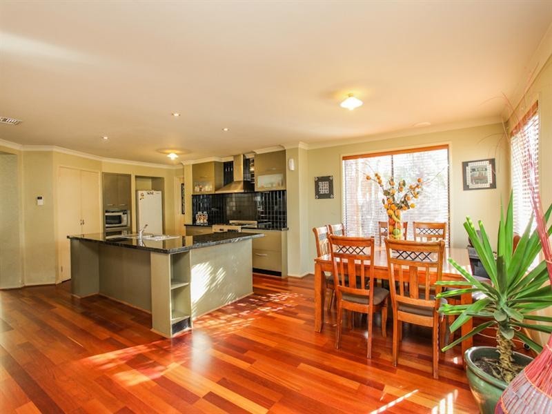 70 Riversdale Drive, Tarneit VIC 3029