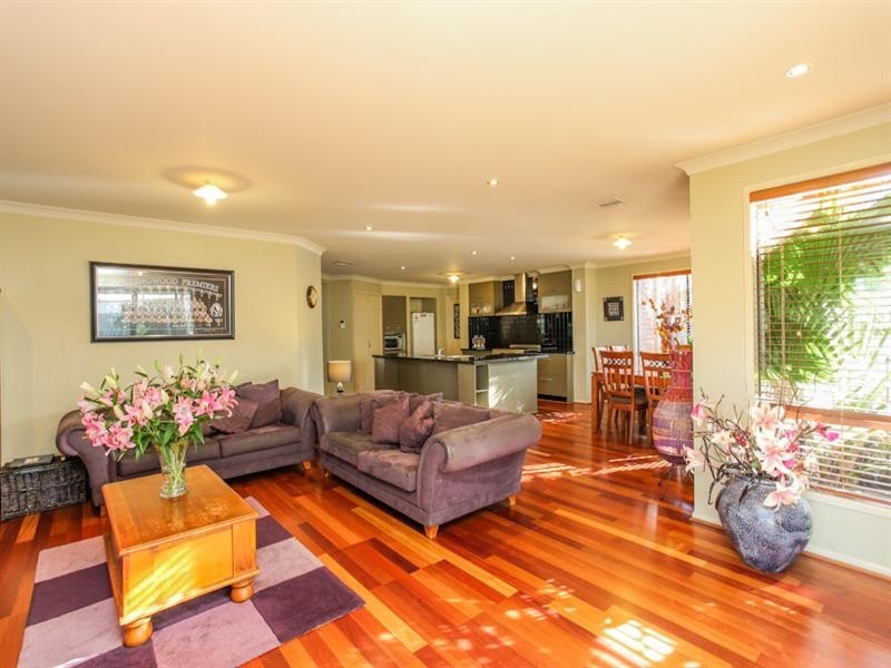 70 Riversdale Drive, Tarneit VIC 3029