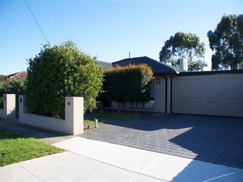 44 Hunter Avenue, Hoppers Crossing VIC 3029