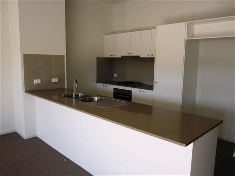 1/33 Tom Roberts Road, Point Cook VIC 3030