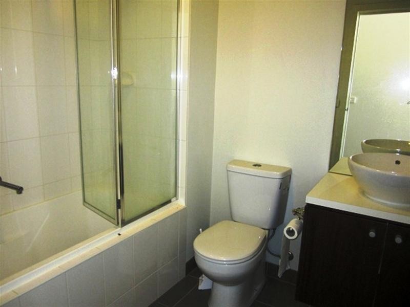 1/33 Tom Roberts Road, Point Cook VIC 3030