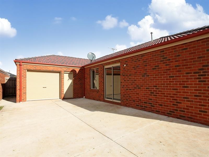 11 Lady Penrhyn Drive, Wyndham Vale VIC 3024